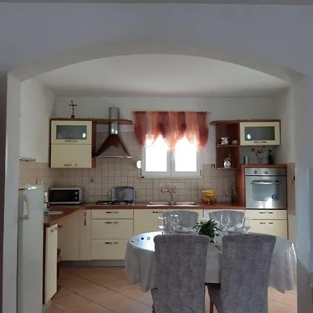 Apartment Longin Lamljana *