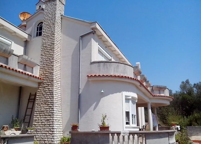 Longin Lamljana アパート