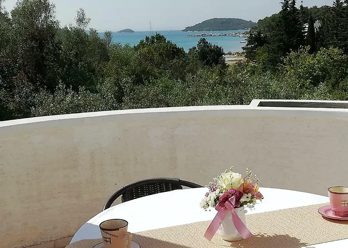 公寓 Longin Lamljana *